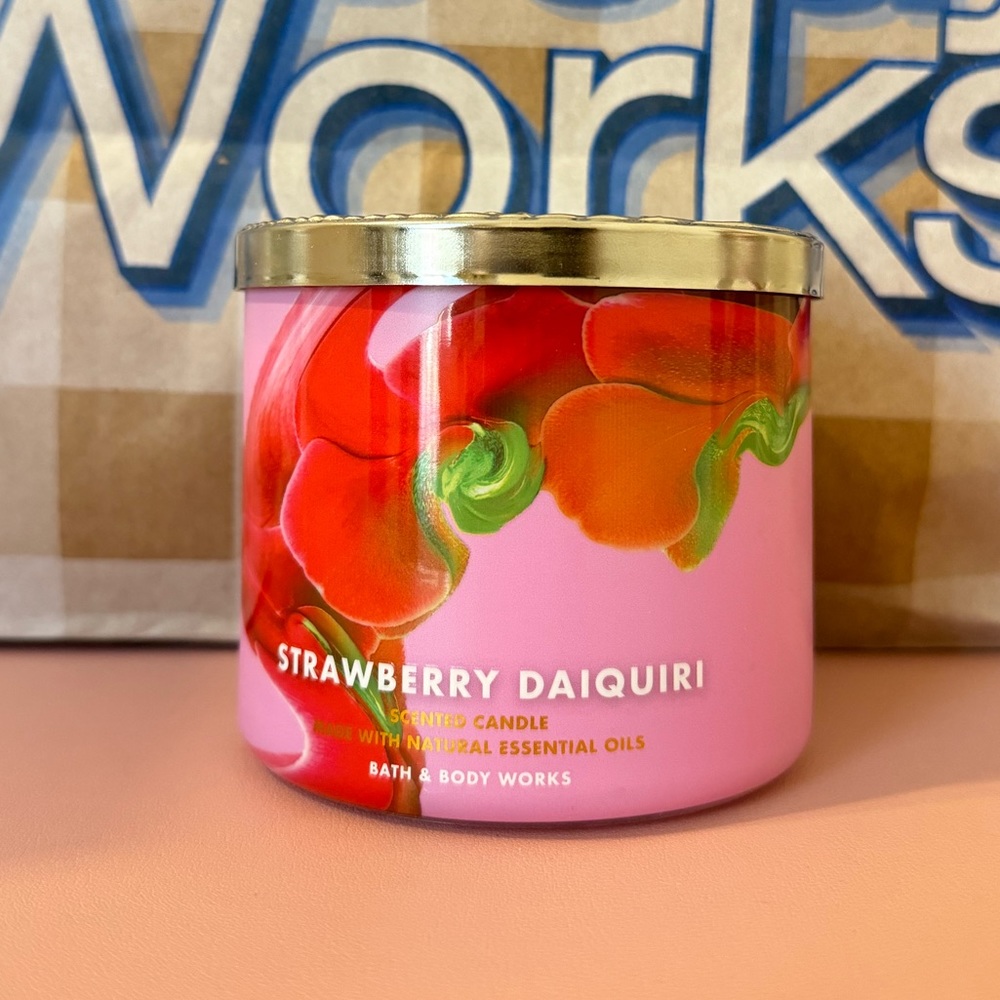NEW!! BBW CANDLE STRAWBERRY DAIQUIRI